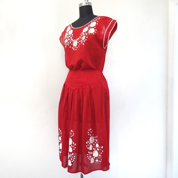 Vintage 1950s Mexican Embroidered Floral Peasant Boho Hippie Skirt Set - Picture 4 of 13